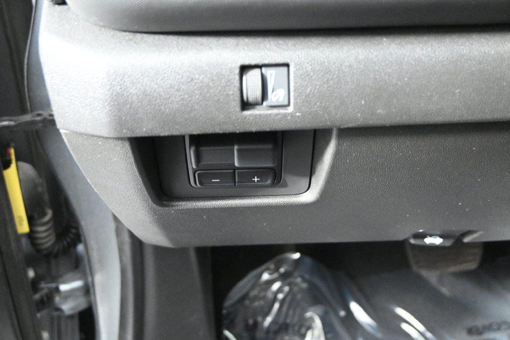 Used 2023 Chevrolet Colorado Z71 w/ Z71 Convenience Package 2 AWD/4WD image 23