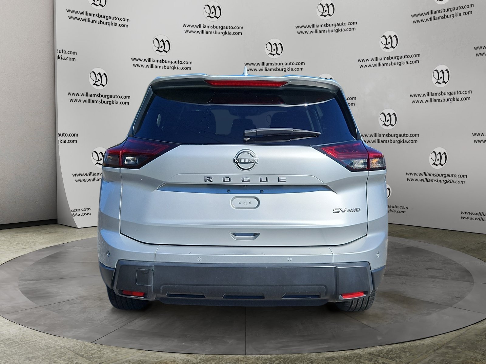 Used 2024 Nissan Rogue SV AWD/4WD image 4