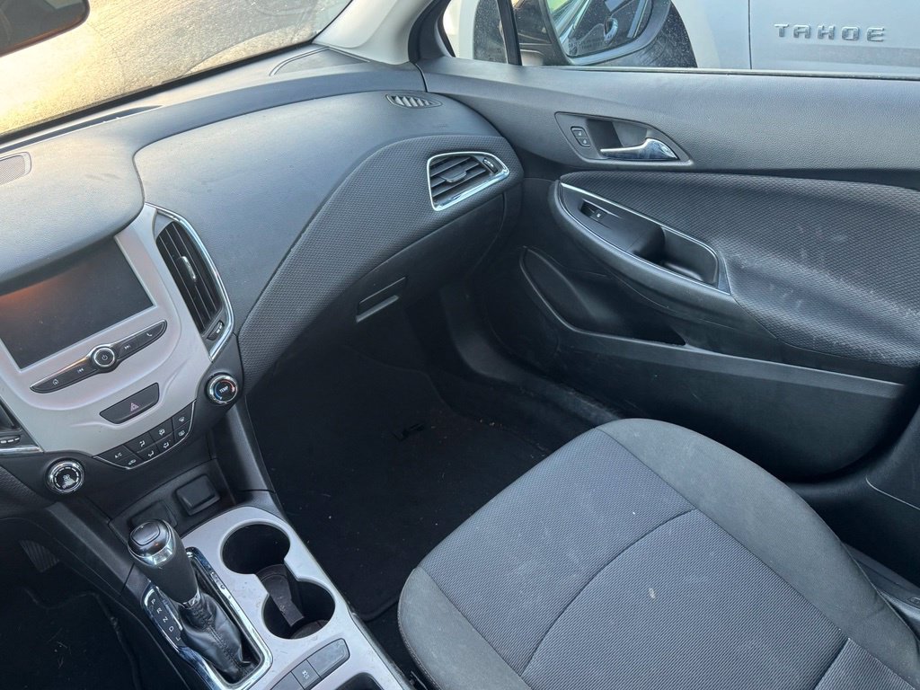 Used 2017 Chevrolet Malibu LT FWD image 12