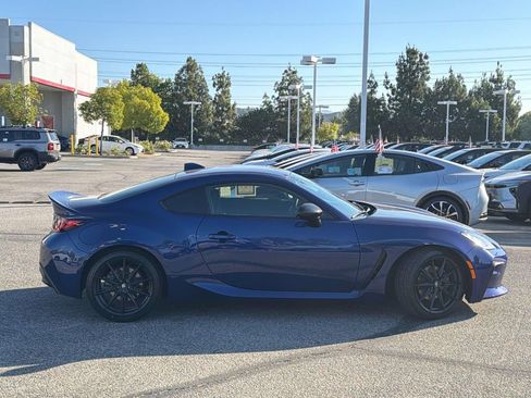 Used 2022 Toyota GR86 Premium RWD image 3