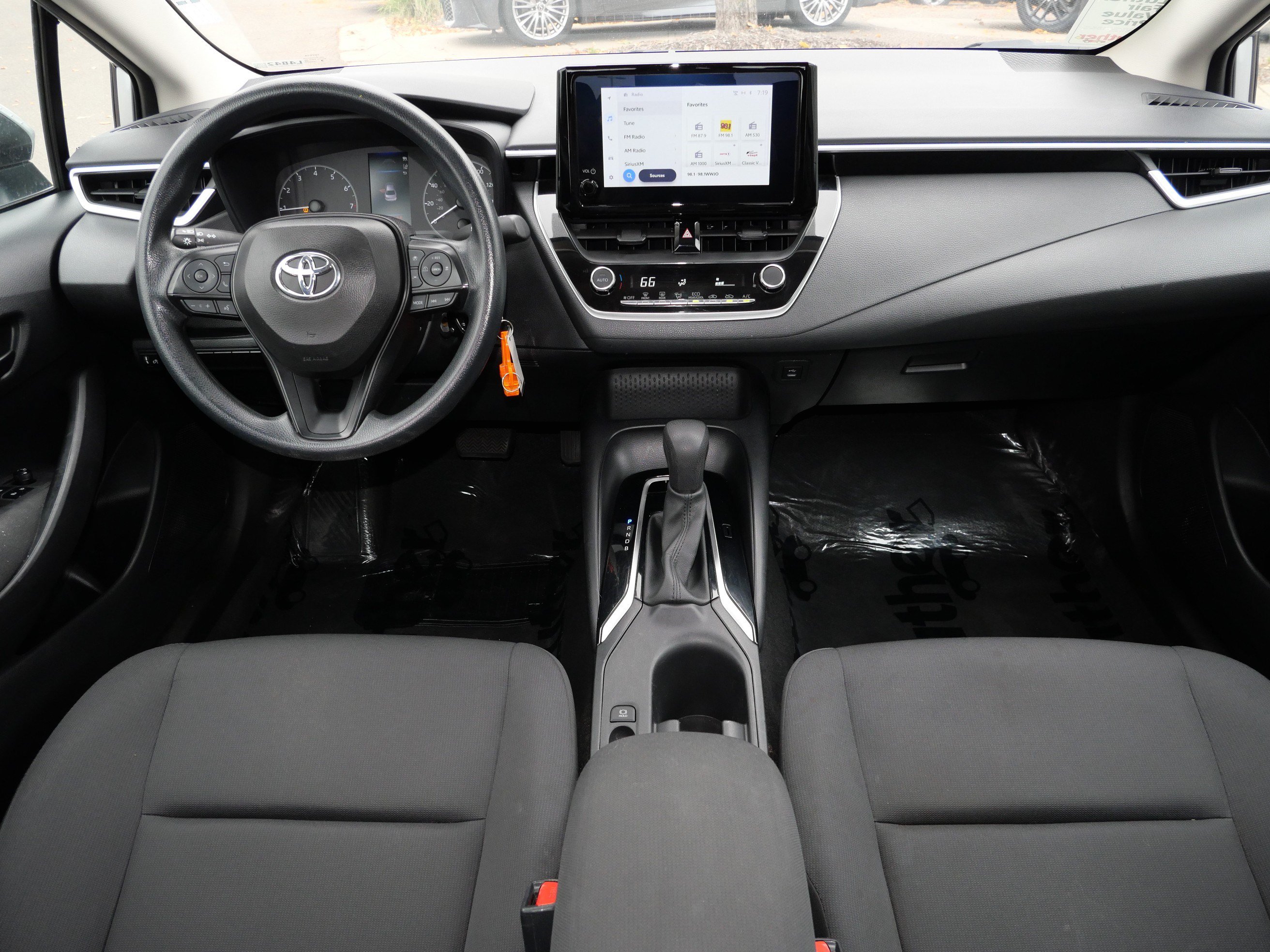 Used 2024 Toyota Corolla LE FWD image 10