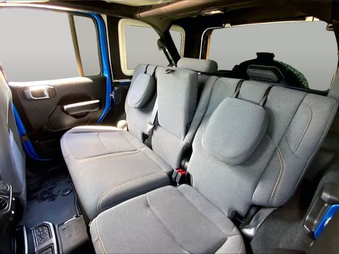 Used 2024 Jeep Wrangler Unlimited AWD/4WD image 21