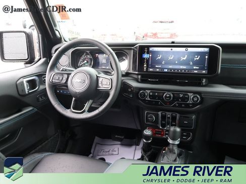 Used 2025 Jeep Wrangler Unlimited Rubicon 4xe w/ Safety Group AWD/4WD image 13