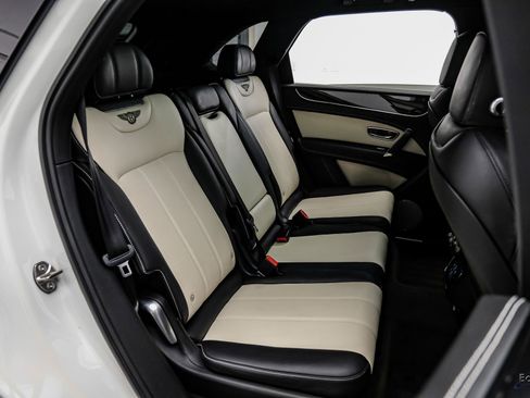 Used 2019 Bentley Bentayga image 77