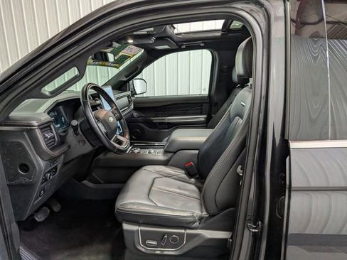 Used 2023 Ford Expedition Platinum AWD/4WD image 17