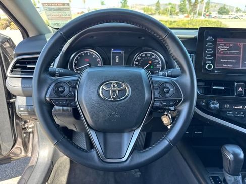 Used 2024 Toyota Camry SE image 9