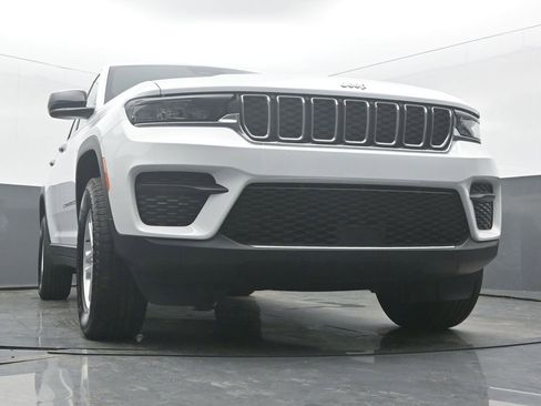 Used 2024 Jeep Grand Cherokee Laredo w/ Luxury Tech Group I AWD/4WD image 51