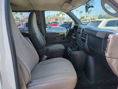 Used 2014 Chevrolet Express 3500 LT w/ LT Preferred Equipment Group RWD image 20