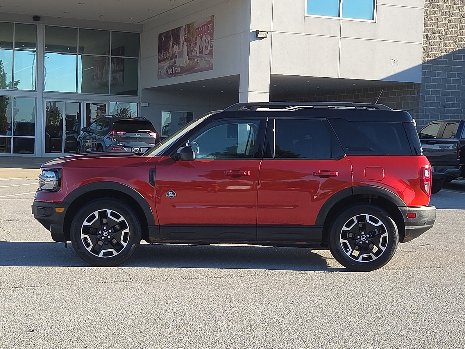 Used 2022 Ford Bronco Sport Outer Banks w/ Tech Package AWD/4WD image 3