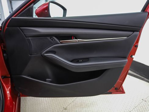 Used 2019 MAZDA MAZDA3 Sedan FWD image 27
