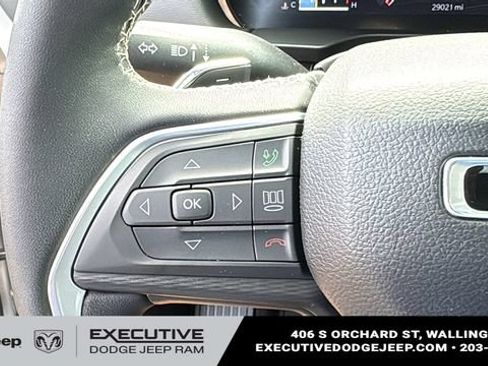 Used 2023 Jeep Grand Cherokee L Laredo AWD/4WD image 13
