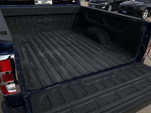 Used 2017 Chevrolet Silverado 1500 High Country image 24