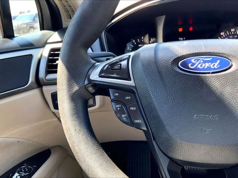 Used 2017 Ford Fusion SE FWD image 24