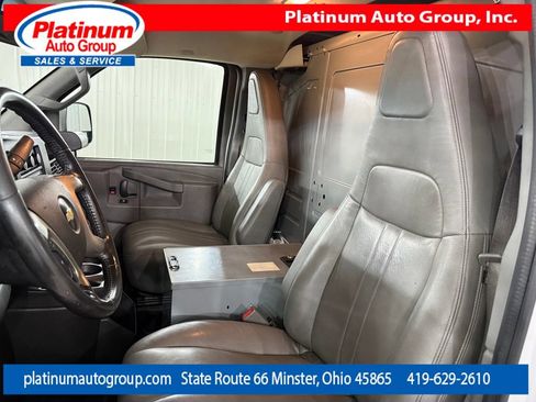 Used 2018 Chevrolet Express 3500 Extended w/ Driver Convenience Package RWD image 11