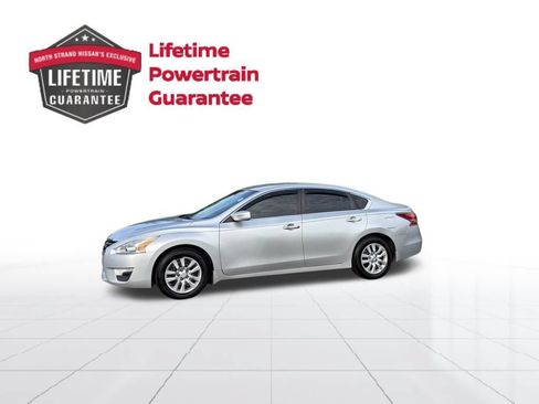 Used 2014 Nissan Altima 2.5 S FWD image 2