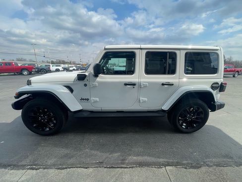 Used 2025 Jeep Wrangler Unlimited Sahara image 6