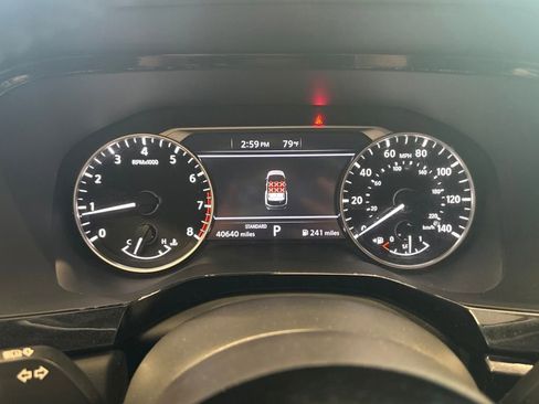 Used 2022 Nissan Pathfinder SV image 19