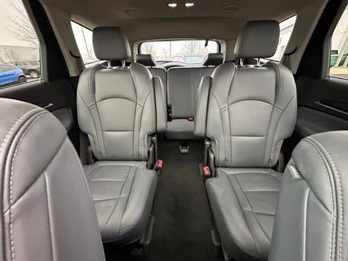 Used 2021 Buick Enclave Essence w/ Sport Touring Edition image 31