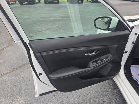 Used 2023 Nissan Sentra SV image 20