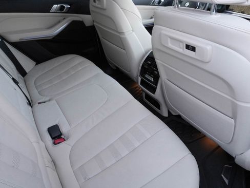 Certified 2022 BMW X5 xDrive40i w/ Luxury Seating Package image 31