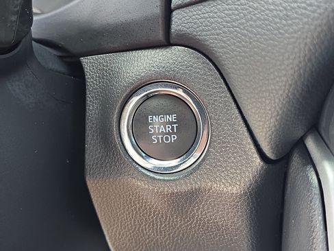 Used 2025 Toyota RAV4 XLE w/ Convenience Package FWD image 29