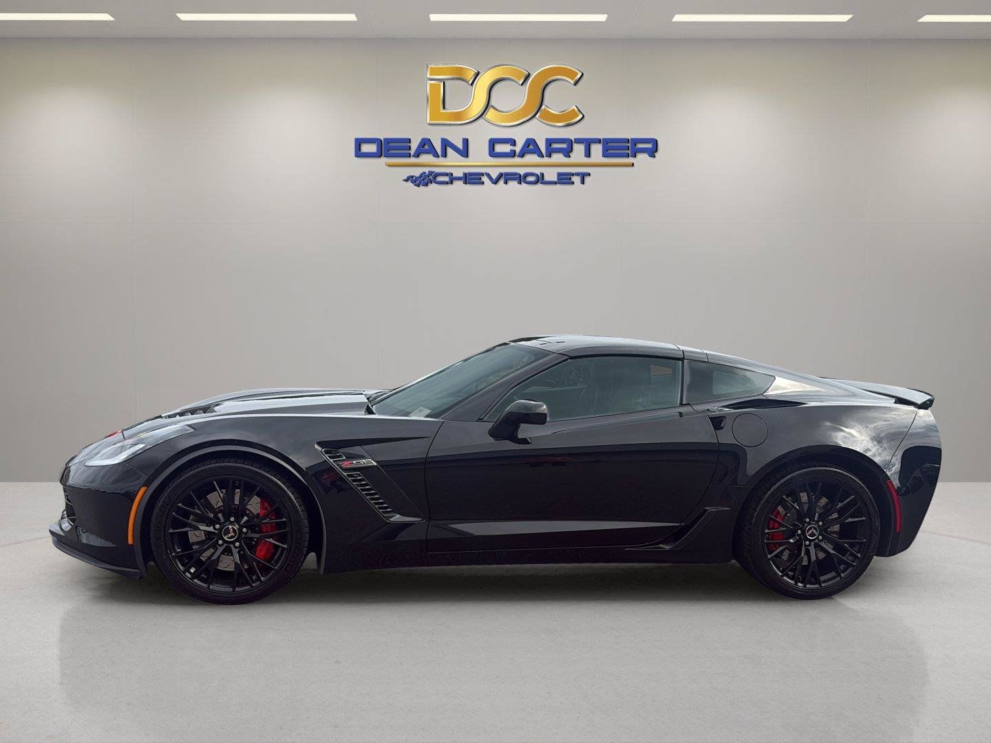 Used 2015 Chevrolet Corvette Z06 w/ 3LZ Preferred Equipment Group RWD image 9