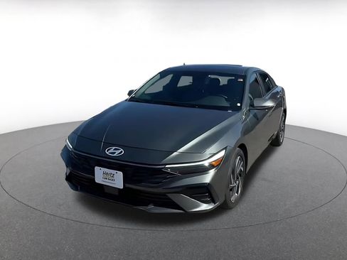 Used 2025 Hyundai Elantra Limited image 7