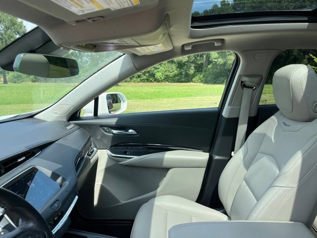 Used 2020 Cadillac XT4 Luxury FWD image 16