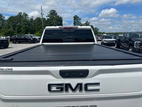 Used 2022 GMC Sierra 2500 AT4 w/ AT4 Preferred Package AWD/4WD image 5