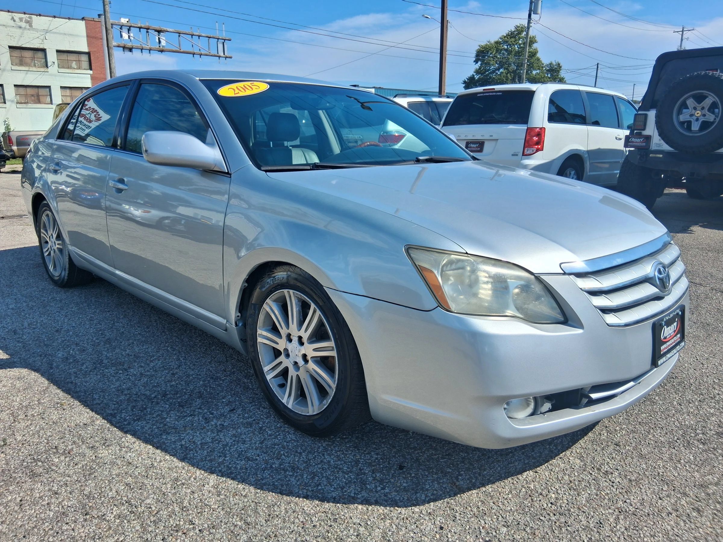 Used 2005 Toyota Avalon Touring FWD image 1
