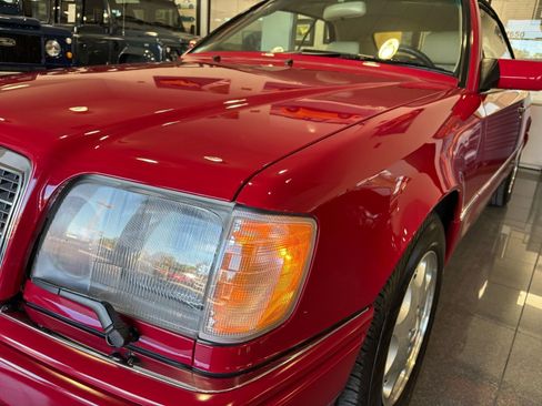Used 1995 Mercedes-Benz E 320 Convertible image 26