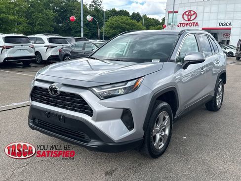 Used 2025 Toyota RAV4 XLE AWD/4WD image 3
