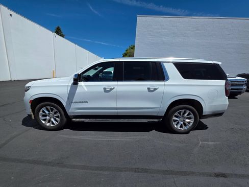 Used 2024 Chevrolet Suburban Premier AWD/4WD image 8