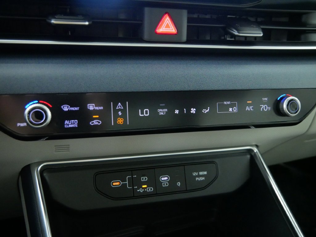 Used 2026 Kia Carnival SX FWD image 33