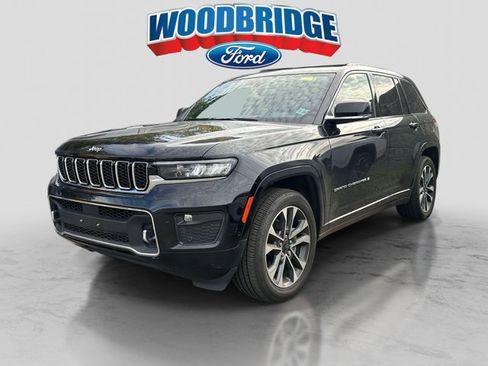 Used 2023 Jeep Grand Cherokee Overland image 2