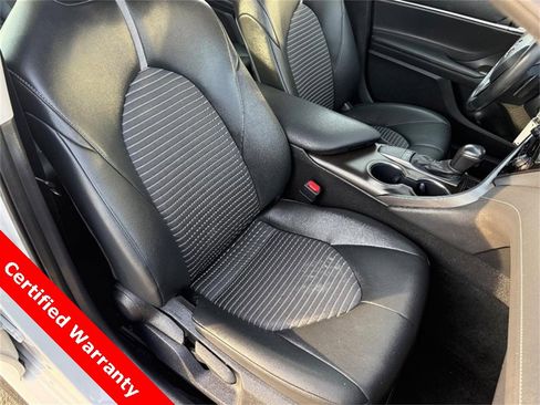 Used 2022 Toyota Camry SE image 11