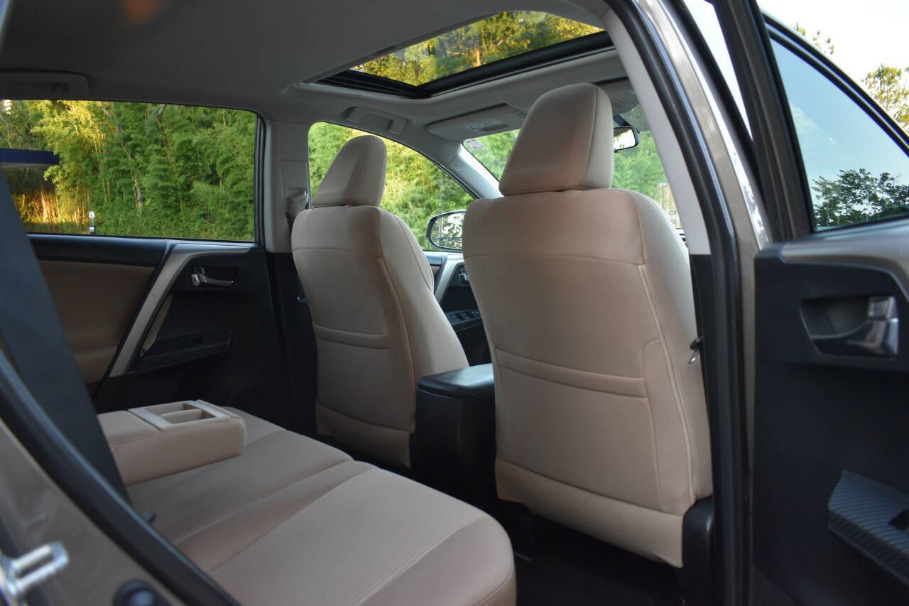 Used 2015 Toyota RAV4 XLE FWD image 14
