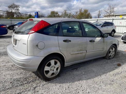 Used 2005 Ford Focus ZX5 Hatchback image 5