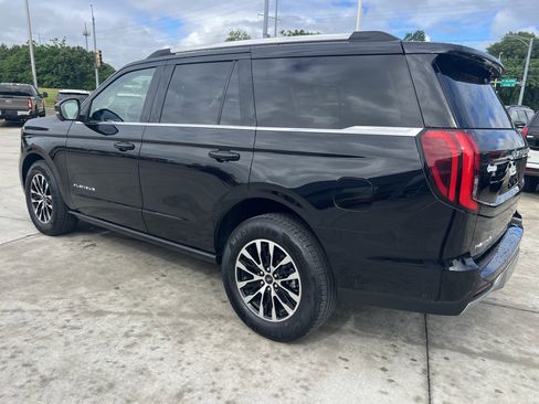 Used 2025 Ford Expedition Platinum AWD/4WD image 9