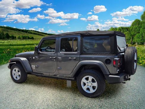 Used 2018 Jeep Wrangler Unlimited Sport S AWD/4WD image 4