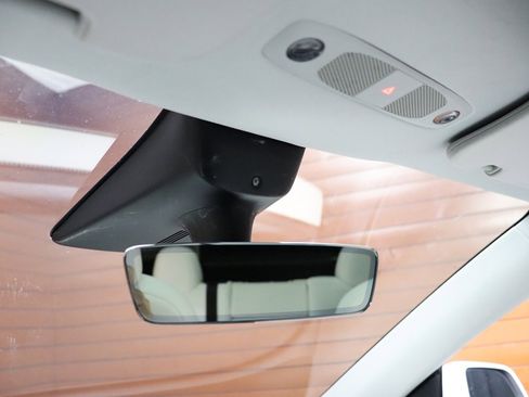 Used 2021 Tesla Model Y Long Range image 47