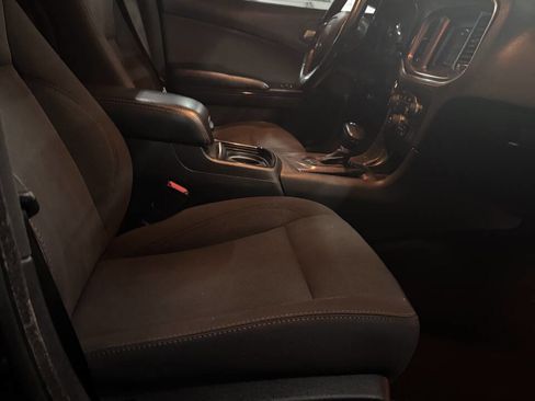 Used 2018 Dodge Charger SXT w/ Blacktop Package image 12