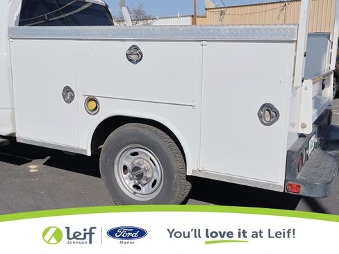 Used 2021 Ford F250 XL w/ STX Appearance Package image 5