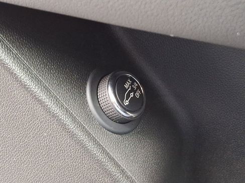 Certified 2025 Cadillac XT6 Premium Luxury w/ Technology Package image 29