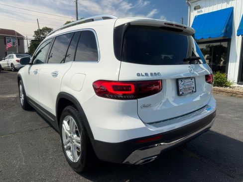Used 2021 Mercedes-Benz GLB 250 4MATIC image 7