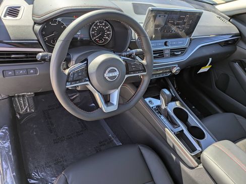 New 2025 Nissan Altima 2.5 SR w/ SR Premium Package image 11