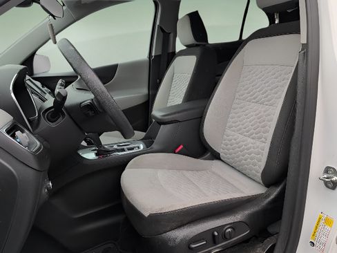 Used 2020 Chevrolet Equinox LS w/ LS Convenience Package FWD image 16