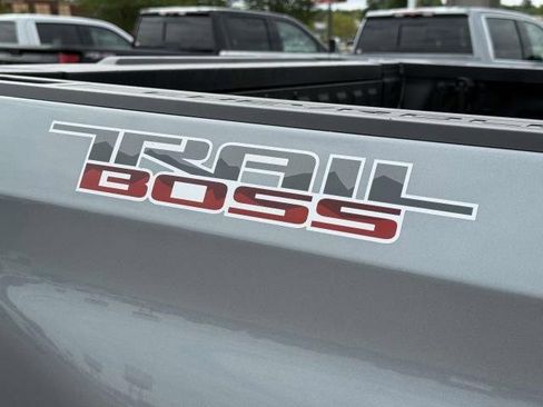 Used 2024 Chevrolet Silverado 1500 Custom Trail Boss w/ LPO, Dark Essentials Package image 9