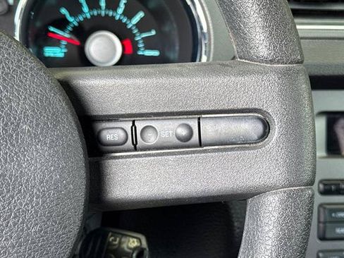 Used 2012 Ford Mustang Coupe RWD image 23