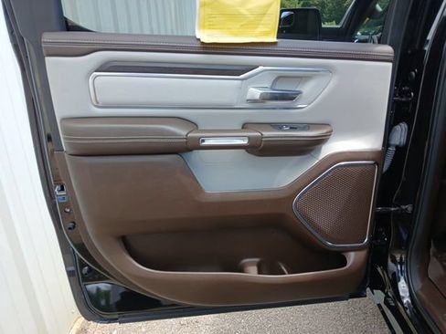 Used 2025 RAM 1500 Laramie AWD/4WD image 22